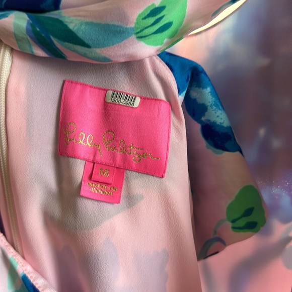 Lilly Pulitzer dress EUC with flutter sleeve color t back style - Picture 6 of 6